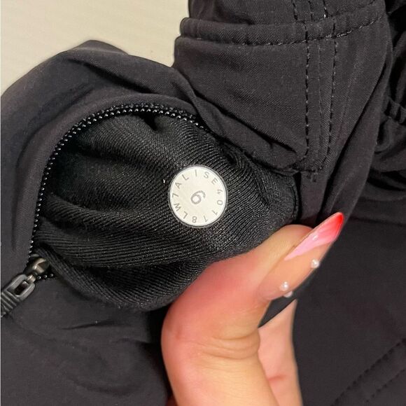 Lululemon shorts - Picture 8 of 9